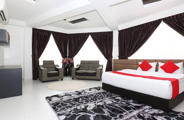 OYO 89888 Dz Residence Guest House