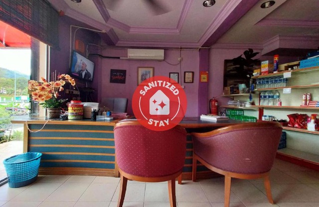 OYO 89892 Hotel Jeli Inn