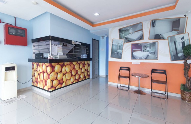 OYO 90296 Red Orange Hotel Port Klang