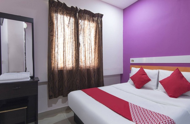 OYO 90296 Red Orange Hotel Port Klang
