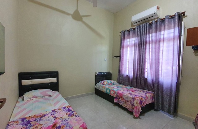 OYO HOME 90280 Darussalam Homestay