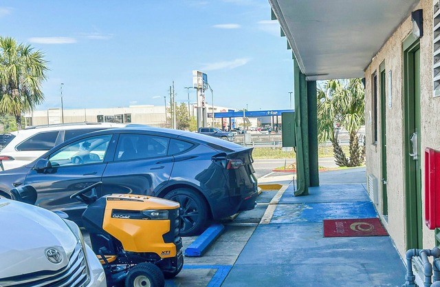 OYO Hotel Mobile, AL I-65 at Airport Blvd