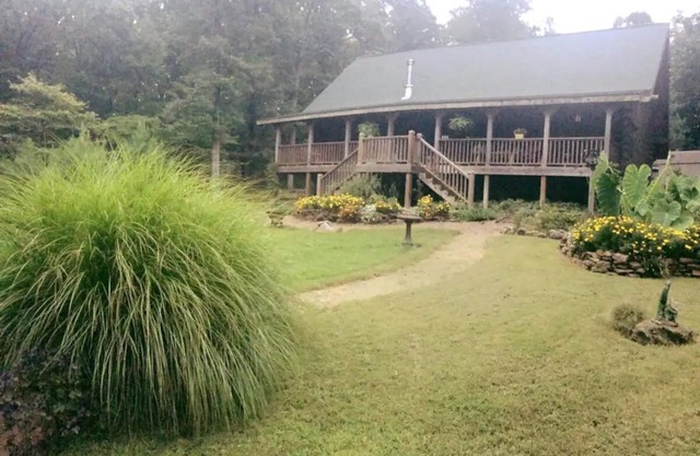 Ozark Mountain Log Cabin Retreat in Northwest Arkansas