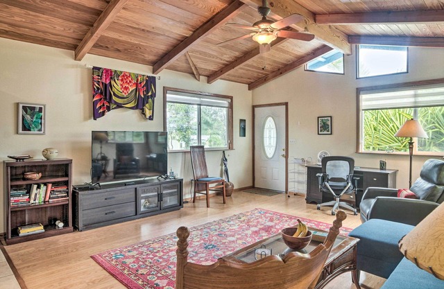 P'hoa Home 4 Mi to Kilauea Caverns of Fire!