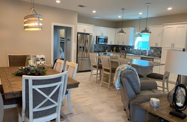 P.O.C TASTEFUL BARNDO- BRING BOAT AND FAMILY! PERFECT LOCATION!