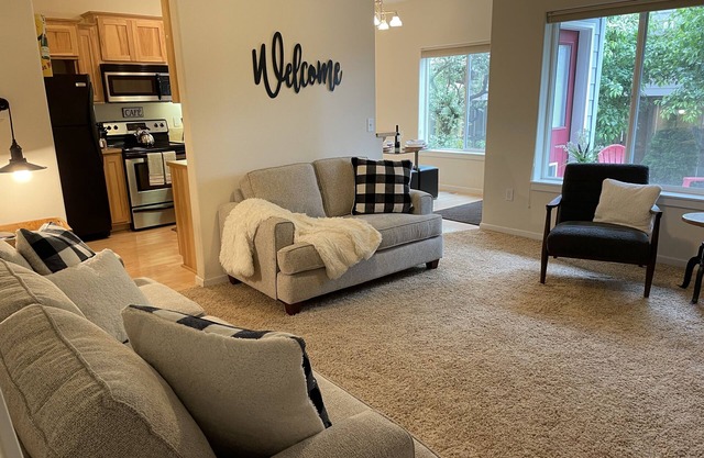 Pacific University Stay, very close to the University and downtown Forest Grove