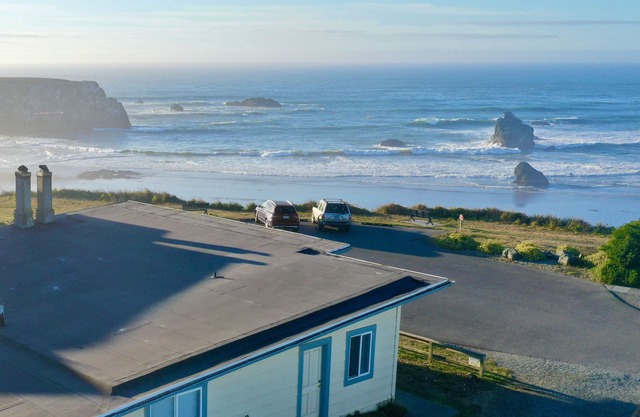 Pacific View: A cozy ocean-front house with the beach just steps away