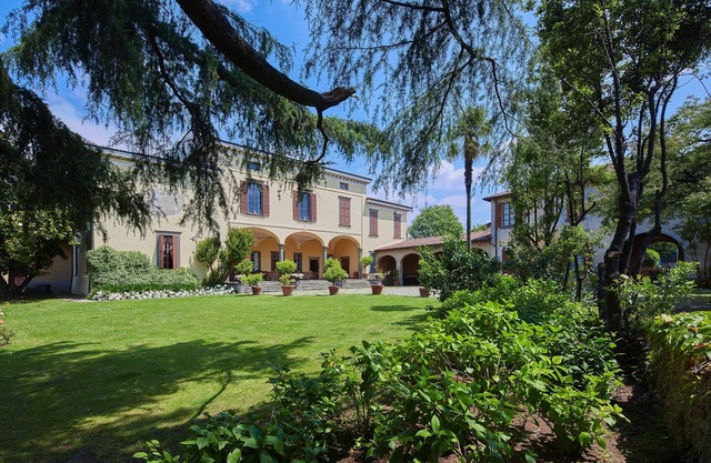 Palazzo Milesi, exclusive 17th century villa in FRANCIACORTA one hour from MILAN