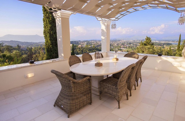 Paleopetres La Chataîgne - large private pool - sea views - privacy -