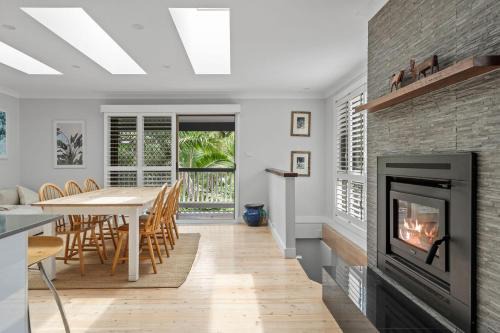 Palm Paradise Near the Beach