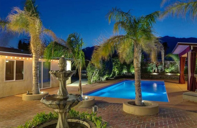 Palm Springs Vacation Oasis Private pool, game rm!