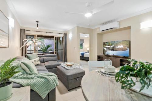 Palmview Heights - 9 Pools BBQ & Gym