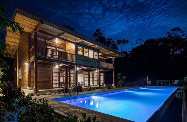 Panorama Verde – 3BR Luxury Villa Infinity Pool, A/C & Trails