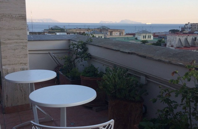 Panoramic B&B "Casa Miranapoli" with a view of the Gulf of Naples