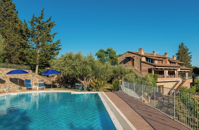 Panoramic, lighted pool, large garden, in the woods, 15 min from the sea (1)