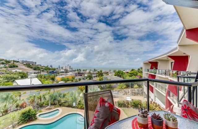 PANORAMIC OCEAN VIEWS YEPPOON CBD