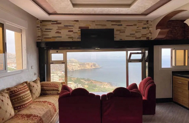 Panoramic Paradise: Ultimate Beachfront Views Appartement