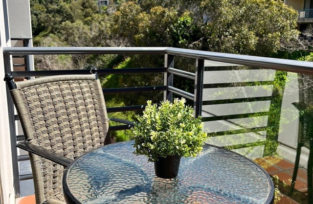 Panoramic Perth Views: 1BR on Mounts Bay Road