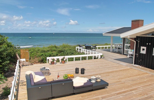 Panoramic sea view by the beach. Up to 10 guests in Gilleleje - Northern Zealand