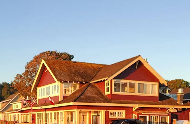 Panoramic Views - Maple Beach Waterfront Apartment