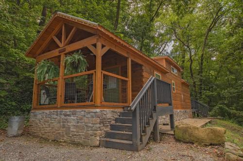 Papa Cabin Tiny Log Home Comfort In Rustic Bliss