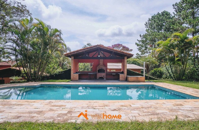 Paraíso em Ibiúna: casa com piscina e área verde