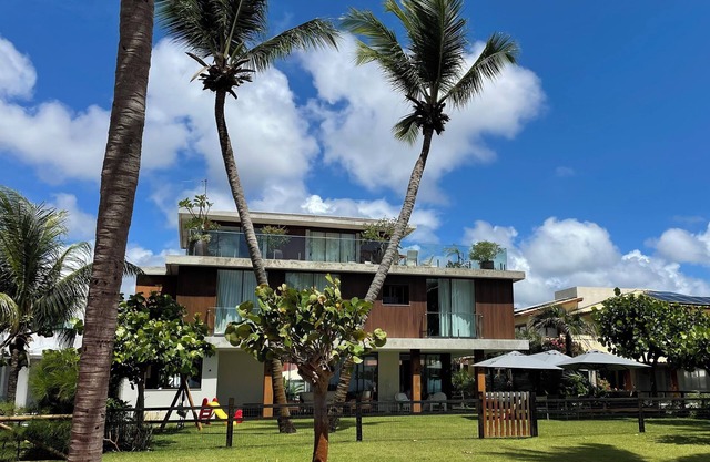 Paraíso pé na Areia com 6 Suítes