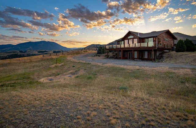 Paradise 101 | 4 Bed, 3 Bath