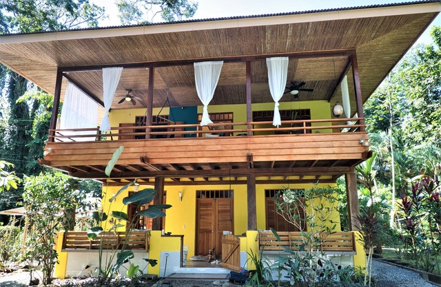 Paradise in Cocles, near Beach, perfectly equipped and spacious Home