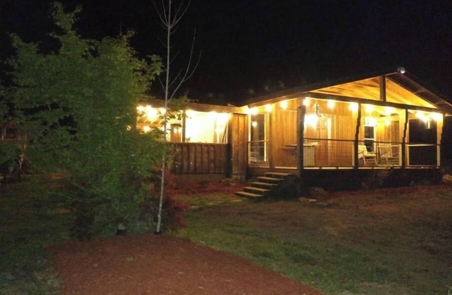 Paradise Mountain Getaway! Hot Tub to Relax after Hiking, Fishing, & Fun Here!