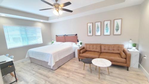 Paradise Park Newly built studio with king bed