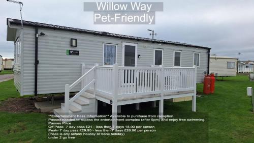 Parkdean Camber Sands sleeps 8 Pet Friendly - ref-ww242