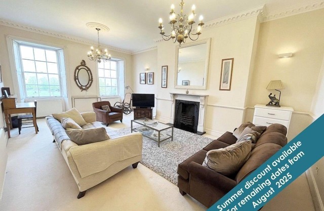 Parkview - Spacious apartment overlooking The Royal Crescent