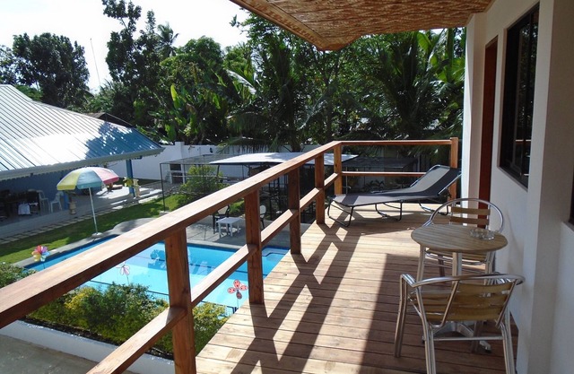 Parrot Resort Moalboal