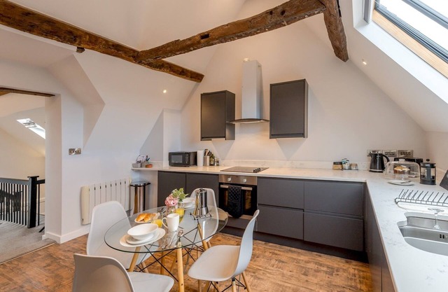 Pass the Keys | 5C Charming Town Centre Apartment With Roof Top Views