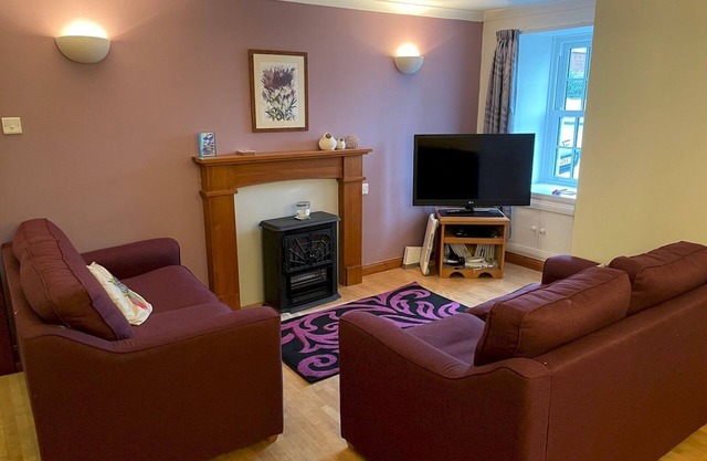 Pass the Keys | Charming 3br Listed Cottage in Historic Wigtown
