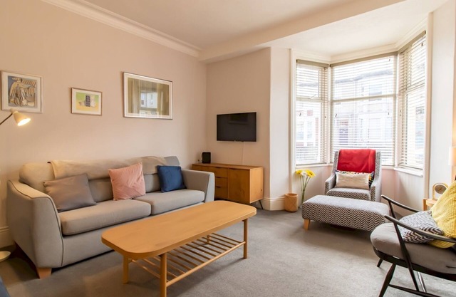 Pass the Keys | Charming Seaside Retreat | 2BR Flat in Cullercoats