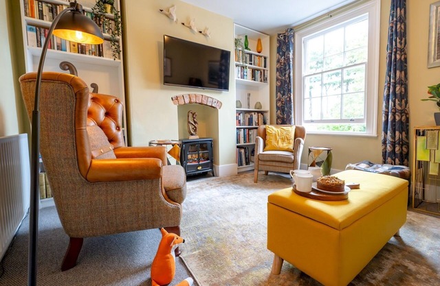 Pass the Keys | Charming 2 Bed Townhouse Short Walk To The River