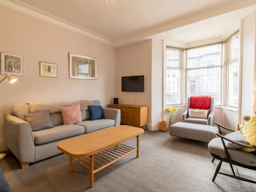 Pass the Keys Charming Seaside Retreat 2BR Flat in Cullercoats