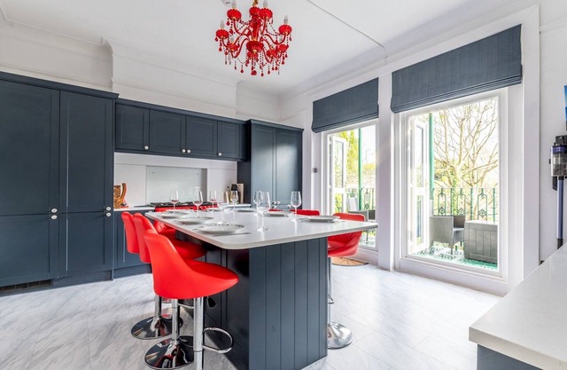 Pass the Keys | Elegant 4BR House + Parking + Garden + Library