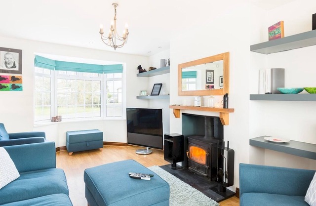 Pass the Keys | SPACIOUS Modern 5 Bed, Sleeps up to 12 & Parking