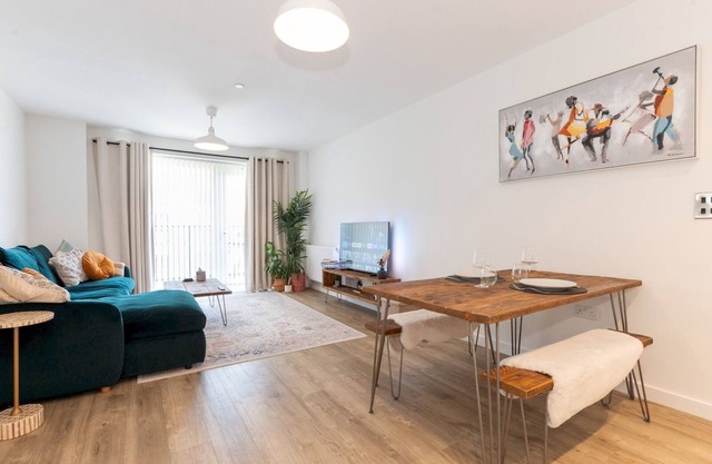 Pass the Keys | Stylish Flat Near Charlton Station