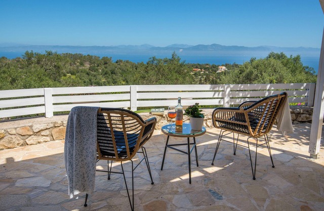 Paxos Couple House by Konnect