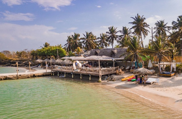 Pb-C1 Habitación Quintuple En Isla Con Desayuno Piscina Y WIFI