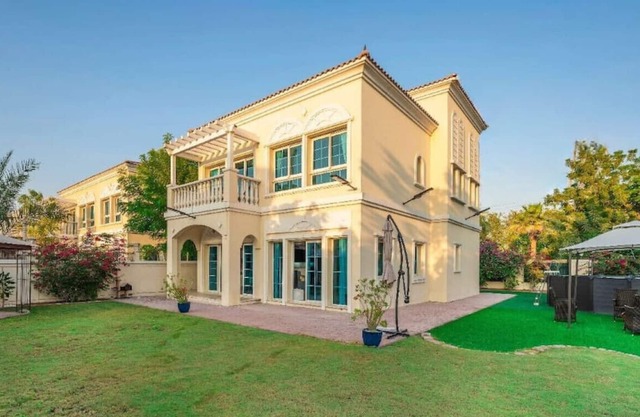 Peaceful Three Bed + Maids Villa in Tranquil JVT