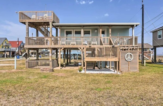 Peace at the Beach-access to beach via walkway and blocks to drive on entrance