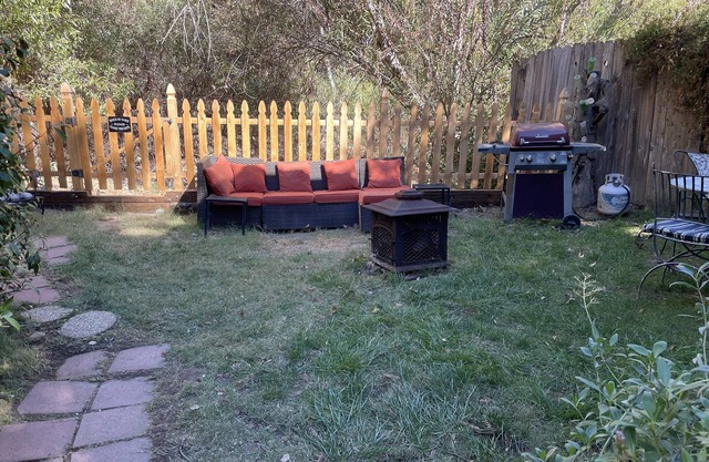 Peace Cabin Creekside