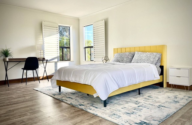 Peaceful and Serene 1 Bedroom 1.5 bath with Garden Views