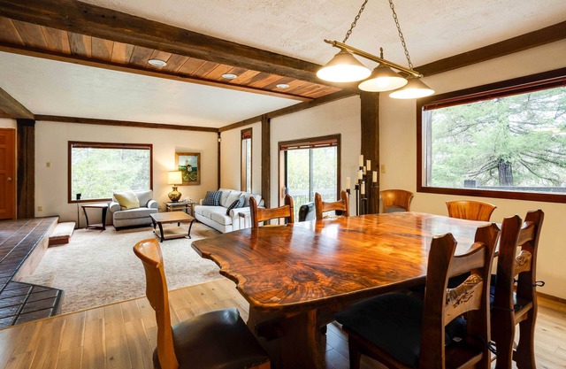 Peaceful Applegate River Valley Sanctuary!