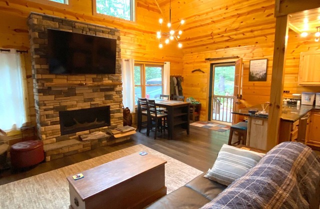Peaceful cabin retreat in Murphy, NC
